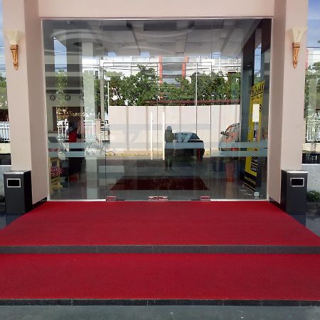 Seventeen Hotel Banda Aceh Exterior foto